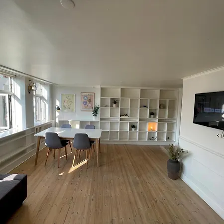 Elegant In Apartment Copenhagen